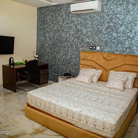 Complexe Hotelier And Ouagadougou Dış mekan fotoğraf